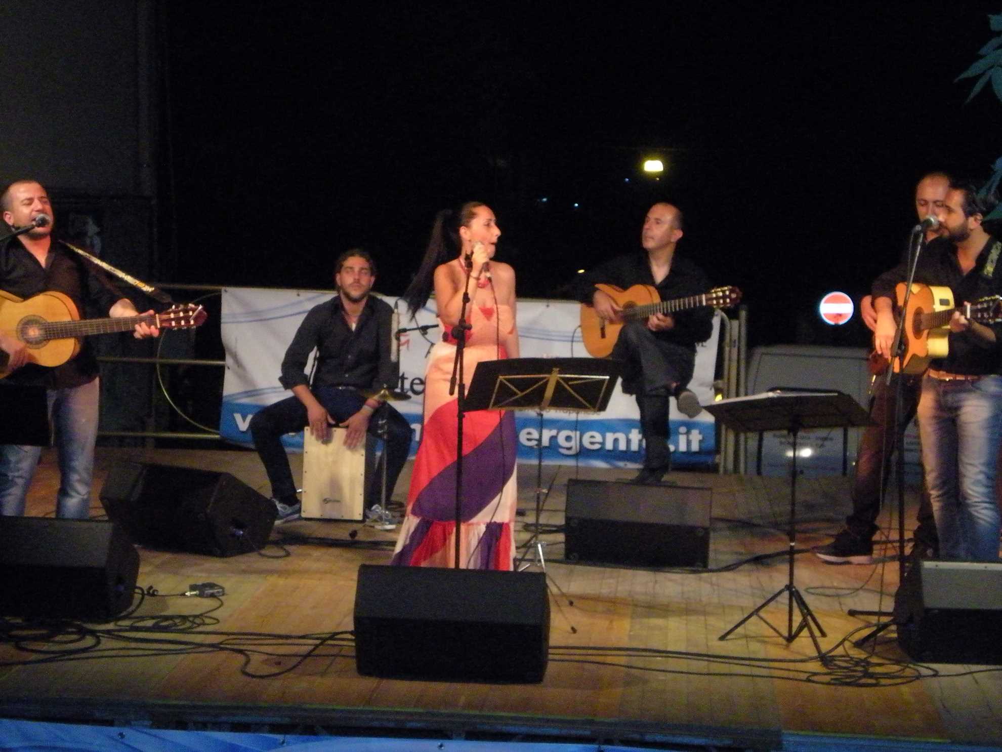 Soleada performing live in summer
